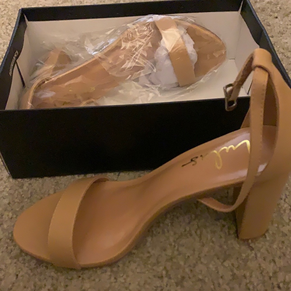 Brand New Lulu’s Tan Heels